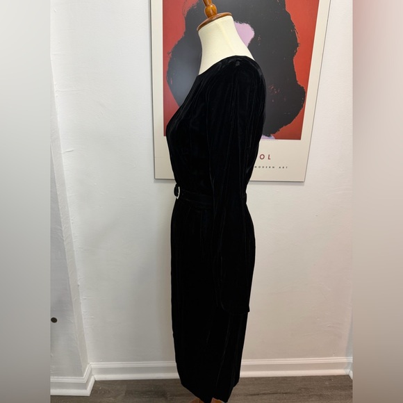 AMAZING 60’s Black Velvet Dress- Like New Condition - Picture 9 of 13